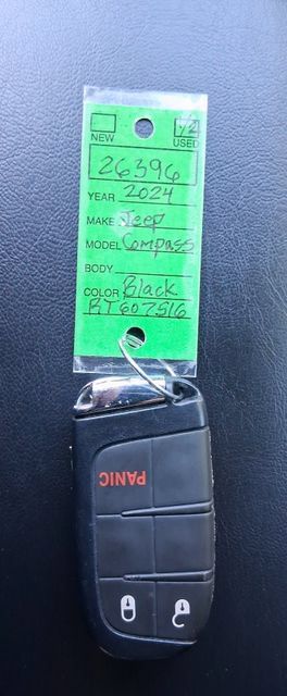 Used 2024 Jeep Compass Latitude AWD/4WD image 16