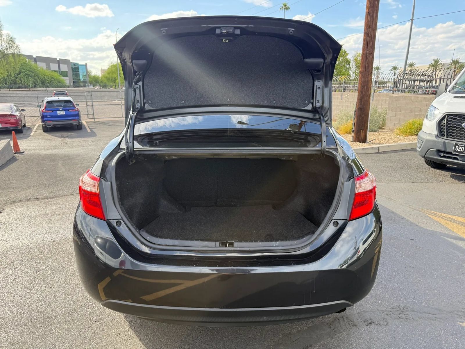 Used 2018 Toyota Corolla LE FWD image 22