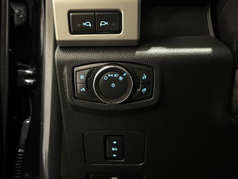 Used 2018 Ford F250 Lariat w/ FX4 Off-Road Package AWD/4WD image 24