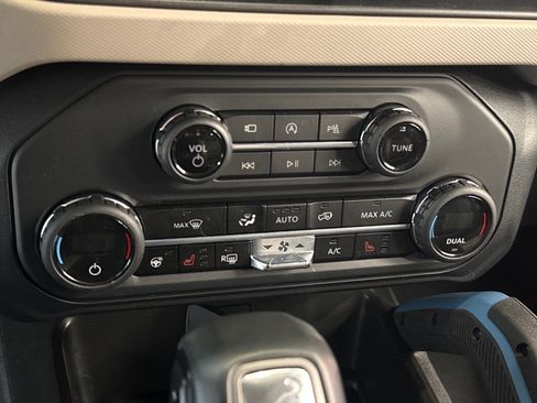 Certified 2023 Ford Bronco Wildtrak AWD/4WD image 19
