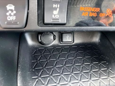 Used 2022 Toyota RAV4 XLE w/ Convenience Package AWD/4WD image 27