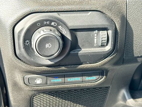 Used 2023 Jeep Wrangler Unlimited AWD/4WD image 11