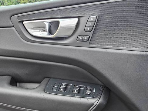 Certified 2025 Volvo XC60 B5 Core w/ Protection Package Premier image 28