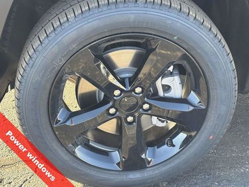 New 2025 Jeep Grand Cherokee L Limited w/ Black Appearance Package image 36