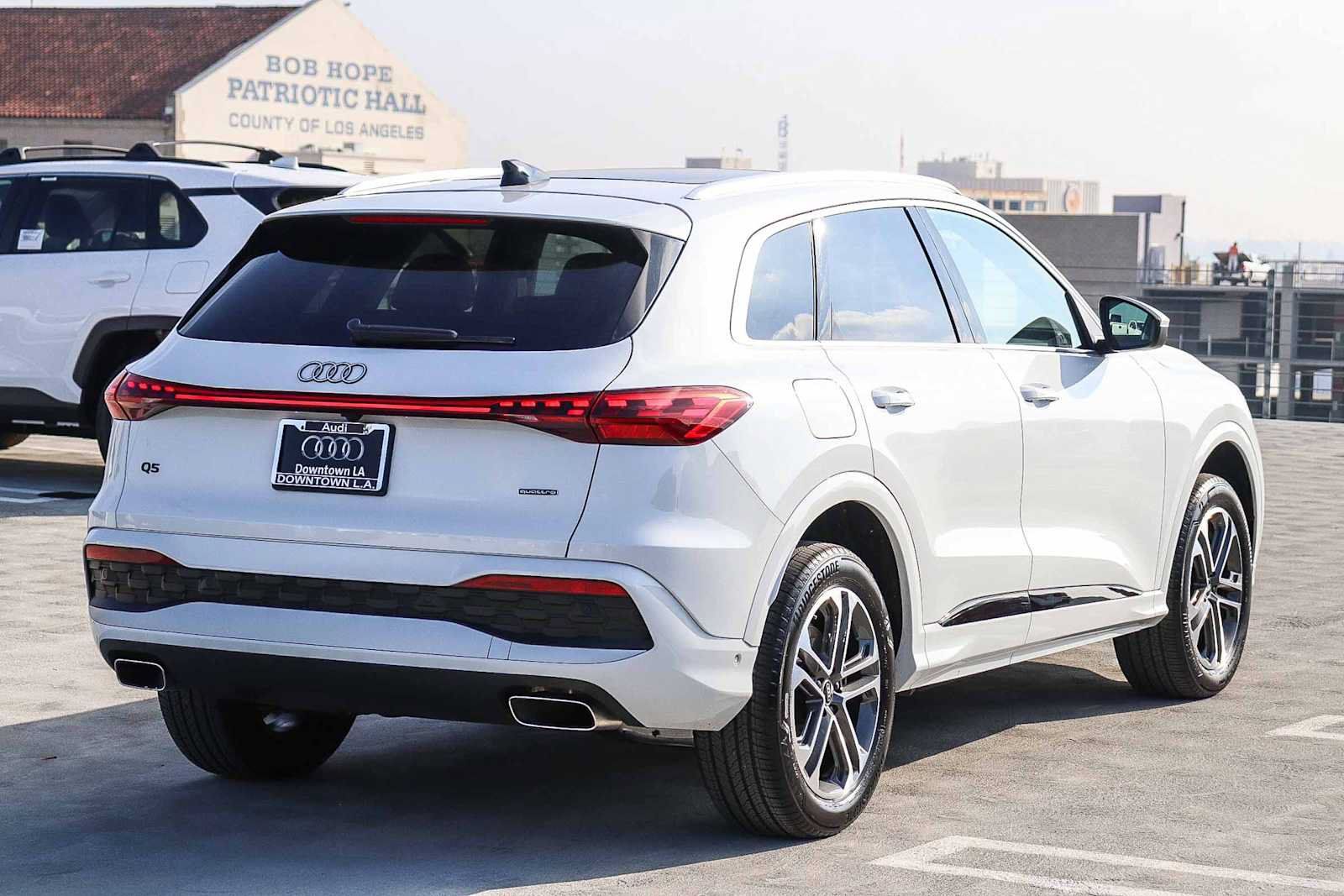 Used 2025 Audi Q5 Premium w/ Convenience Package AWD/4WD image 4