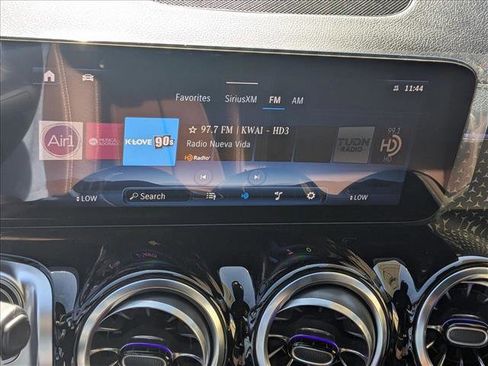 New 2025 Mercedes-Benz GLB 250 image 12