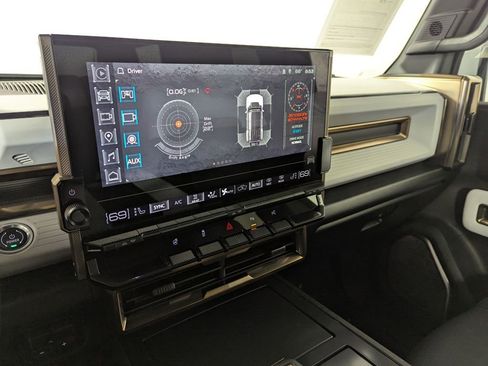 Used 2025 GMC Hummer EV 2X image 11