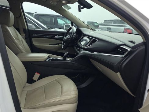 Used 2020 Buick Enclave Essence image 7