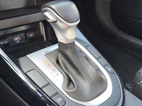 Used 2023 Kia Forte GT-Line image 13