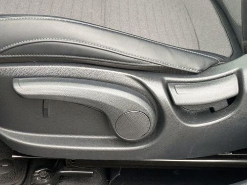 Used 2023 Kia Seltos S FWD image 16