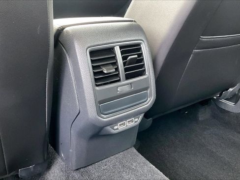 Used 2022 Volkswagen Passat 2.0T SE image 30