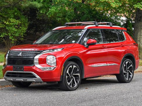 Used 2022 Mitsubishi Outlander SEL image 2