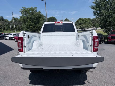 Used 2024 RAM 2500 Laramie AWD/4WD image 9