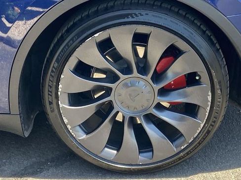 Used 2023 Tesla Model Y Performance AWD/4WD image 27