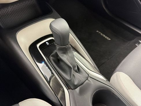 Used 2025 Toyota Corolla LE image 25