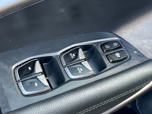 Used 2019 Hyundai Santa Fe XL image 13