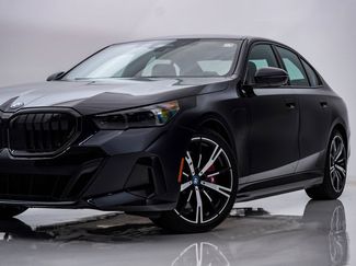 Used 2025 BMW 550e xDrive w/ Premium Package AWD/4WD video 2