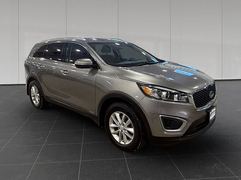 Used 2018 Kia Sorento AWD image 7