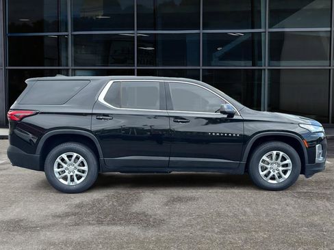 Used 2023 Chevrolet Traverse LS FWD image 4