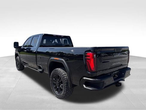 Used 2024 GMC Sierra 3500 Denali Ultimate AWD/4WD image 18