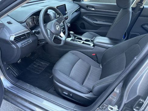Used 2024 Nissan Altima 2.5 SV image 12