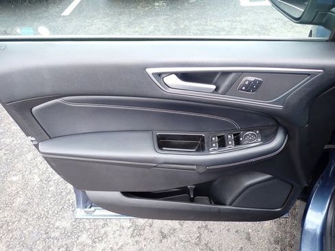Used 2018 Ford Edge Titanium image 21