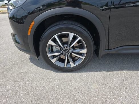 Used 2023 INFINITI QX60 Luxe AWD/4WD image 9