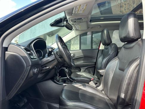 Used 2017 Jeep Compass Limited AWD/4WD image 2