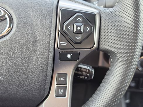 Certified 2022 Toyota Tacoma Limited AWD/4WD image 17