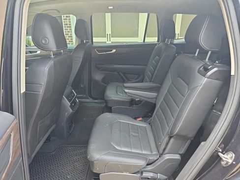 Used 2025 Volkswagen Atlas SEL AWD/4WD image 13