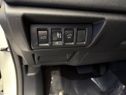 Certified 2025 Subaru Outback Premium image 15