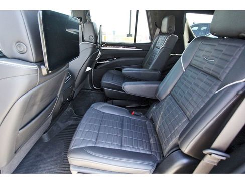 Certified 2025 Cadillac Escalade Sport Platinum w/ LPO, Floor Liner Package image 7
