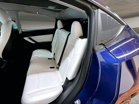 Used 2022 Tesla Model Y Long Range AWD/4WD image 21