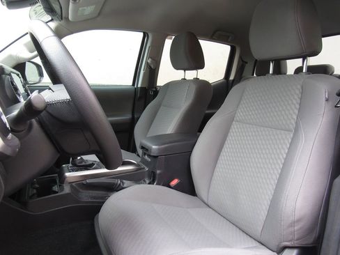 Used 2023 Toyota Tacoma SR5 RWD image 15