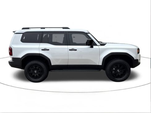 Used 2024 Toyota Land Cruiser image 2