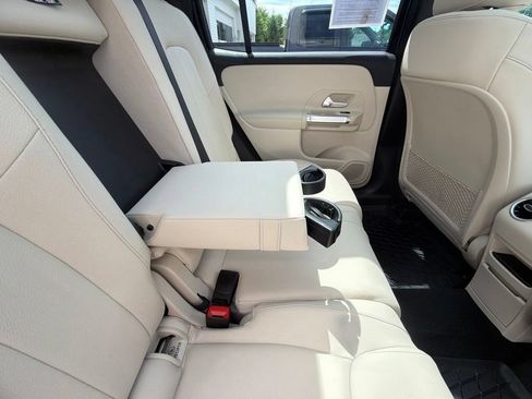 Used 2022 Mercedes-Benz GLB 250 4MATIC w/ Premium Package Lite image 56