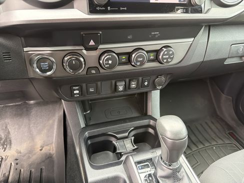 Used 2019 Toyota Tacoma TRD Off-Road image 8