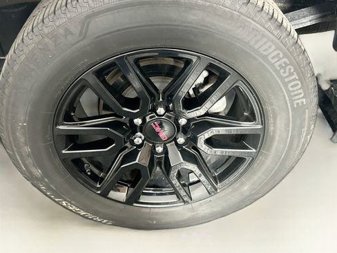 Used 2024 GMC Sierra 1500 Elevation AWD/4WD image 11