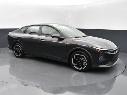 Certified 2025 Kia K4 EX FWD image 2