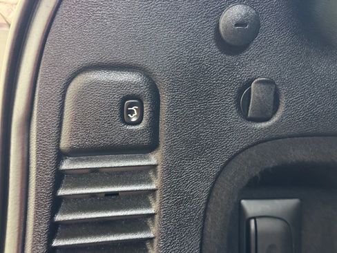 Used 2015 Jeep Grand Cherokee Limited image 25