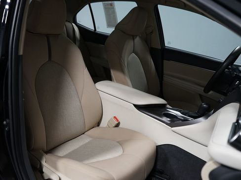 Certified 2022 Toyota Camry LE image 25