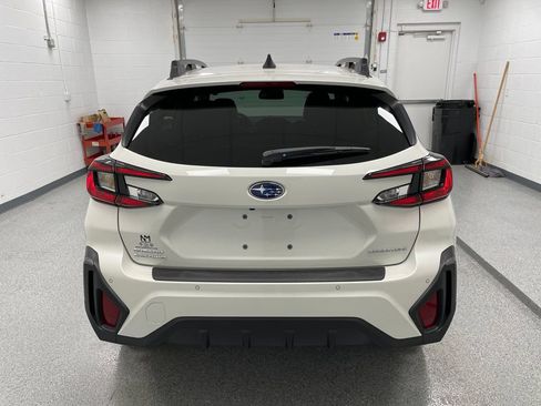 Used 2025 Subaru Crosstrek 2.5i Limited AWD/4WD image 8