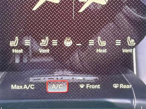 Used 2022 RAM 1500 Limited w/ Body Color Bumper Group image 30