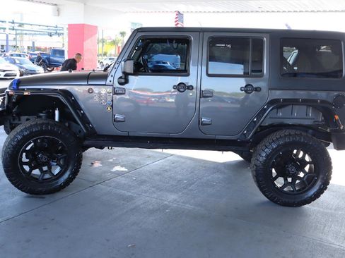 Used 2017 Jeep Wrangler Unlimited Sport w/ Quick Order Package 24S AWD/4WD image 8