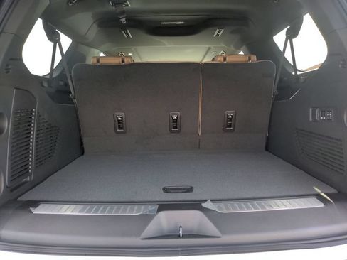 Used 2023 Chevrolet Suburban Premier AWD/4WD image 26