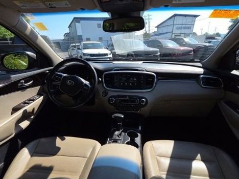 Used 2019 Kia Sorento EX FWD image 14