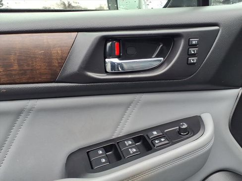 Used 2019 Subaru Outback 2.5i Limited image 4