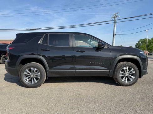 New 2026 Chevrolet Equinox LT AWD/4WD image 8