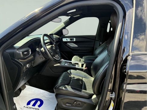 Used 2020 Ford Explorer Platinum w/ Premium Technology Package AWD/4WD image 15