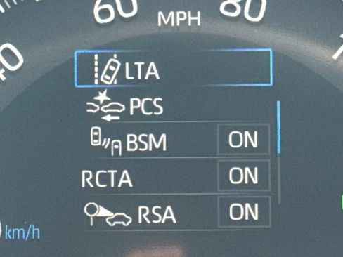 Used 2025 Toyota RAV4 XLE AWD/4WD image 19